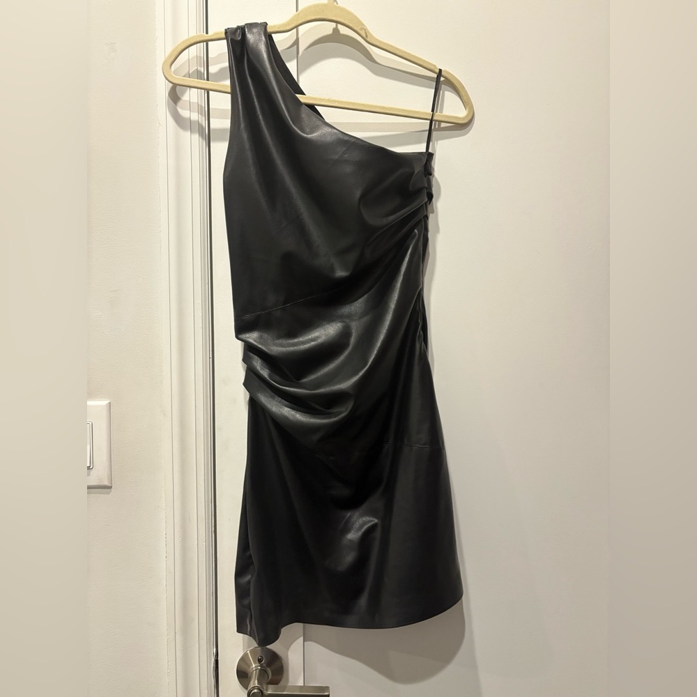 H&M Black One-Shoulder Dress